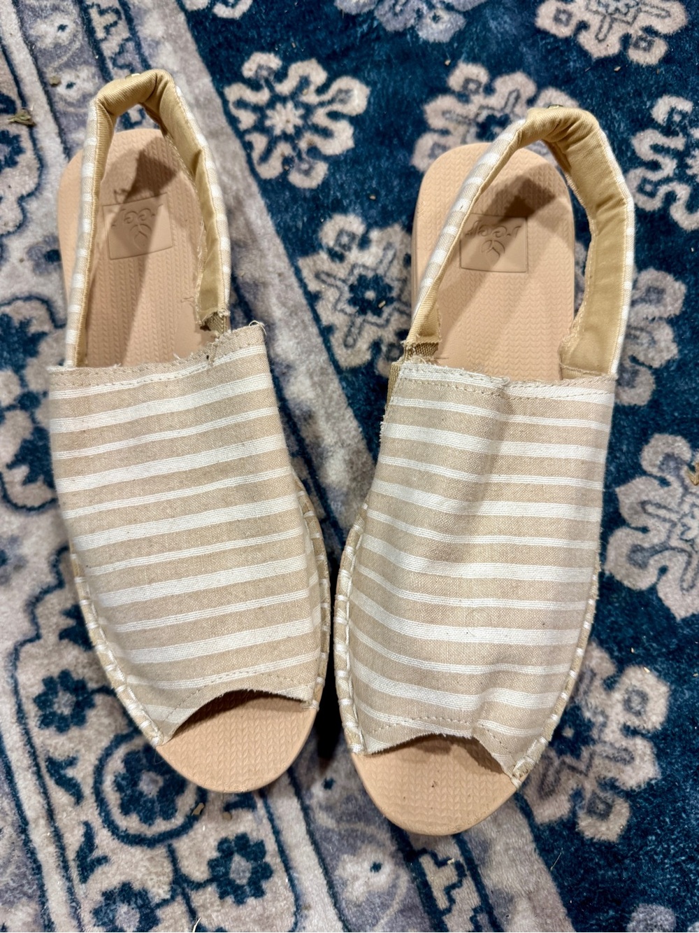 Reef Canvas slingback Sandals – Women’s Size 11 – Tan & White Striped 🌴🤍